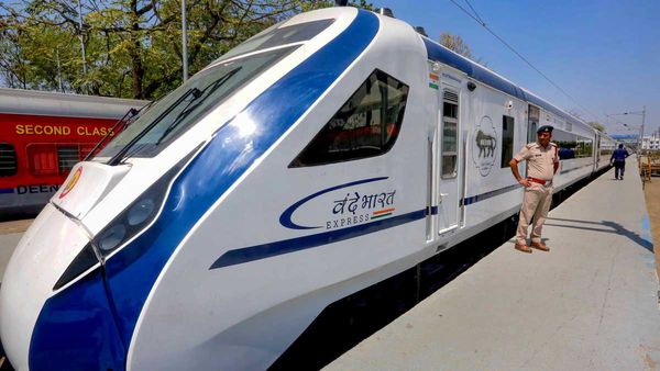 తెలుగు రాష్ట్రాల్లో మరో వందేభారత్ రెడీ - ట్రయల్ రన్ సక్సెస్..!!