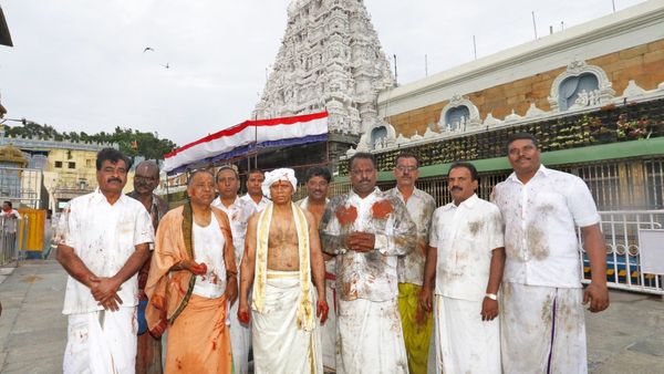 తిరుమలలో ఆసేవలు రద్దు, వైభవంగా కోయిల్ అల్వార్ తిరుమంజసం !!