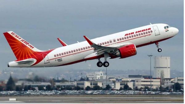 Air India: విమానంలో సిబ్బందిపై దాడికి ప్రయాణికుడి యత్నం.. కేసు నమోదు..