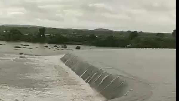 AP rain alert: ఆ జిల్లాల్లో భారీవర్షాలు; పోలవరం, ధవళేశ్వరంలో గోదావరి ఉధృతి ఇలా!!