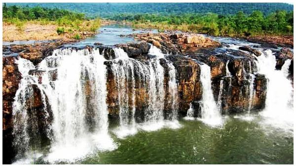 అందాల అటవీ జలపాతం బొగత సందర్శనకు పర్యాటకులకు బ్రేక్.. కారణం ఇదే!!