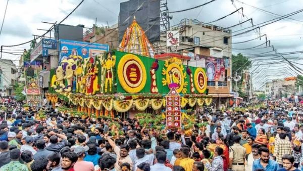 లాల్‌దర్వాజా బోనాల జాతర - అంగరంగ వైభవంగా..!!