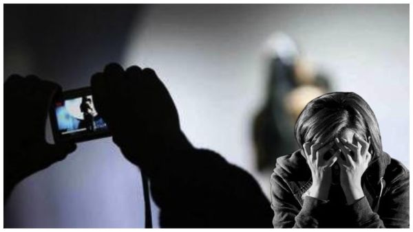 ఏమేయ్, మన ఫోటోలు వైరల్ చెయ్యాలా ? వద్దా ? నువ్వు ?, బాయ్ ఫ్రెండ్ బ్లాక్ మెయిల్ !