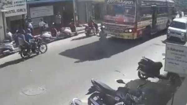 Viral Video: కుమారుడి కాలేజీ ఫీజు కోసం తల్లి ఆత్మహత్య.. కన్నీరు పెట్టిస్తున్న పేదింటి కథ..!