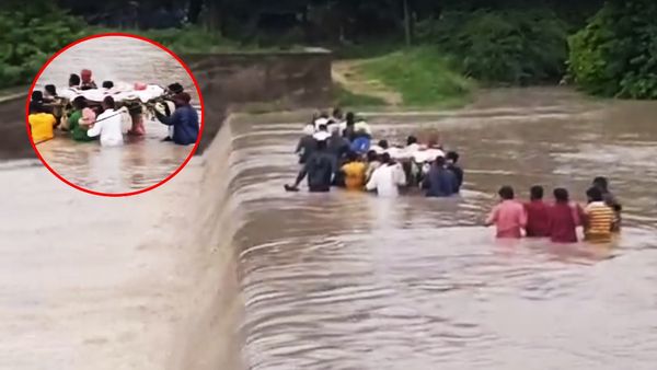 ఆఖరి మజిలీకి వరద కష్టాలు; శవంతో వాగు దాటుతున్న వీడియో!!