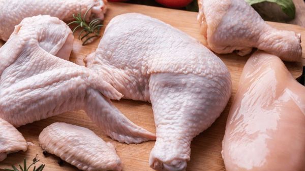 దిగొచ్చిన కోడి; భారీగా తగ్గిన చికెన్ ధరలు; చికెన్ ప్రియులకు పండుగే!!