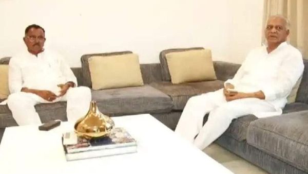 కాంగ్రెస్ కార్యాలయంలో బీఆర్ఎస్ ఎమ్మెల్సీ దామోదర్ రెడ్డి: పార్టీ మార్పు ఖాయమేనా?