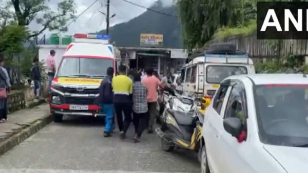 ఘోర ప్రమాదం: ట్రాన్స్‌ఫార్మర్ పేలి 15 మంది దుర్మరణం, మృతుల్లో పోలీసులు