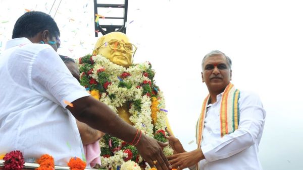 తెలంగాణ కోసం ఎన్నో ఉద్యమాలు.!వొడితెల రాజేశ్వర రావు విగ్రహావిష్కరణలో మంత్రి హరీష్ రావు.!