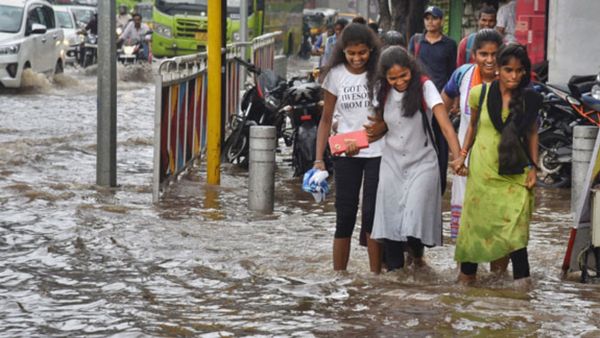దంచి కొడుతున్న వర్షాలు - ఈ జిల్లాలకు తాజా హెచ్చరికలు..!!