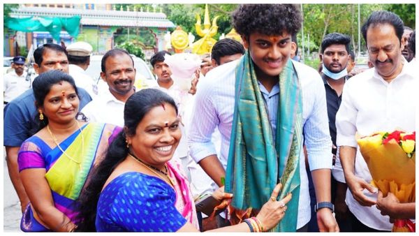 సీఎం కేసీఆర్ మనవడు హిమాన్షుకు షాక్: తాత పాలనపై ట్రోల్స్!!