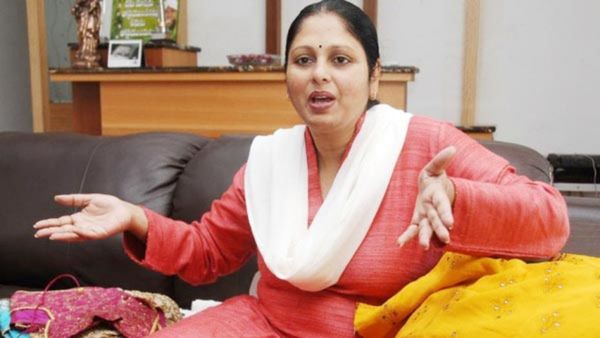 జయసుధకు బీజేపీలో సీటు ఖరారు - కమలం పార్టీలోకి కాంగ్రెస్ నేతలు..!!