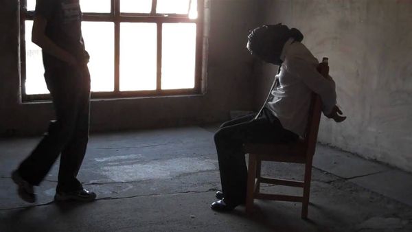 మిడ్ నైట్ స్కెచ్, లాయర్ ను కిడ్నాప్ చేసి ఏం చేశారంటే ?