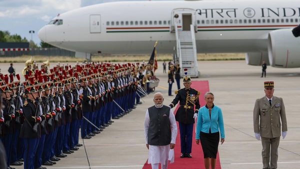 మోడీకి ఫ్రాన్స్ టూర్ లో షాక్ ? మణిపూర్ హింసను ఖండిస్తూ యూరప్ పార్లమెంట్ తీర్మానం..