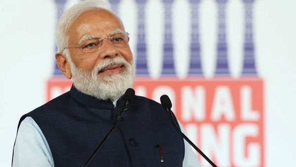 దక్షిణాదిపై కన్నేసిన బీజేపీ: 2024 ఎన్నికల్లో నరేంద్ర మోడీ పోటీ చేసేది ఈ స్థానం నుంచే!