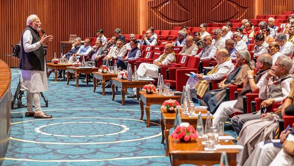 ఇటు బెంగళూరులో విపక్షాల భేటీ... అటు ఢిల్లీలో NDA మిత్రపక్షాల సమావేశం.. టార్గెట్ 2024