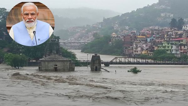 భారీ వర్షాలతో అతలాకుతలం: ఆ రెండు రాష్ట్రాల సీఎంలకు ప్రధాని మోడీ ఫోన్