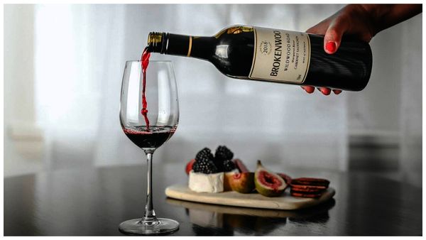 Red Wine:రెడ్ వైన్‌లో కూల్‌డ్రింక్స్, సోడా కలిపి తాగుతున్నారా? 