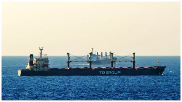 Russia: నల్ల సముద్రంలో ప్రయాణించే ఓడలకు రష్యా హెచ్చరిక.. ఇక ఆహార సంక్షోభం తప్పదా..!