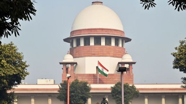 ముస్లింలపై మూక దాడులు-కేంద్రంతో పాటు 6 రాష్ట్ర ప్రభుత్వాలకు సుప్రీం నోటీసులు..