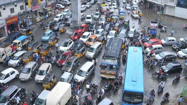 ట్రాఫిక్ అలర్ట్: హైదరాబాద్ సిటీలో రేపు ట్రాఫిక్ మళ్లింపులు, ఎందుకంటే?