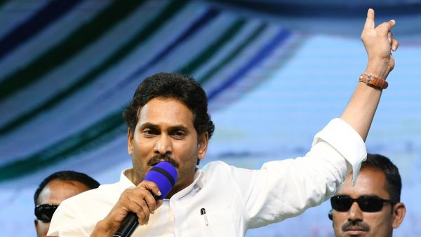 ఆంధ్రా యూనివర్శిటీ స్టూడెంట్స్‌తో జగన్ భేటీ- ఫేస్ టు ఫేస్
