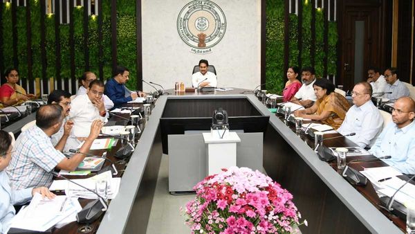 YS Jagan : ఆదాయం ఎలా తీసుకురావాలో అధికారులకు చెప్పిన వైఎస్ జగన్..