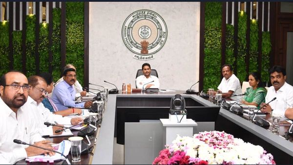 YS Jagan : గ్రామాల్లో ఏం చేయాలో అధికారులకు సీఎం జగన్ క్లారిటీ...