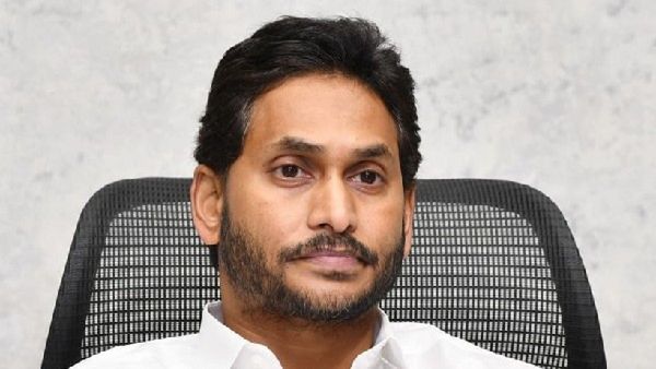 గోదావరికి పోటెత్తిన వరద: ఆరా తీసిన జగన్- రూ.12 కోట్లు అత్యవసరంగా విడుదల