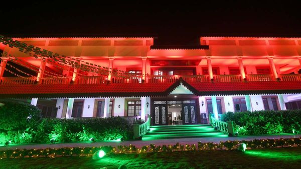 పంద్రాగస్టు స్పెషల్- విద్యుత్ వెలుగుల్లో త్రివర్ణ శోభితంగా ఏపీ ప్రభుత్వ కార్యాలయాలు..