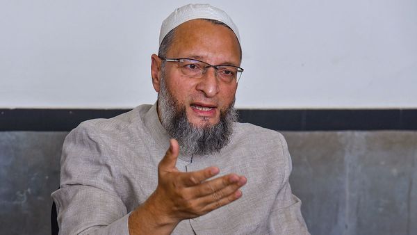 నా ఇంటిపై మళ్లీ రాళ్ల దాడి జరిగింది: అసదుద్దీన్ ఒవైసీ