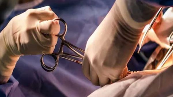 Eluru: ఆపరేషన్ చేసి కడుపులో కత్తెర మరిచిపోయారు.. ఆ తర్వాత ఏం జరిగిందంటే..!