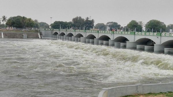 కావేరి కోసం కర్ణాటకతో తమిళనాడు ఢీ, సుప్రీం కోర్టులో పిటిషన్, బెంగళూరులో!