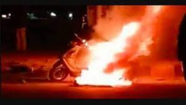 Electric Scooter: పేలిన ఎలక్ట్రిక్ స్కూటర్.. ధ్వంసమైన ఇల్లు..