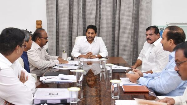 ఉద్యోగార్ధులకు జగన్ గుడ్ న్యూస్- వర్శిటీలు, ట్రిపుల్ ఐటీల్లో 3295 పోస్టుల భర్తీ...