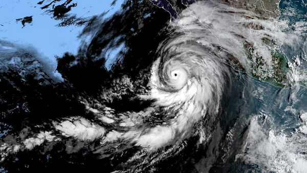 అమెరికాలో ఫ్లోరిడా, కాలిఫోర్నియాకు హరికేన్ ముప్పు..! వారాంతంలో భారీ వర్షాల అలర్ట్..