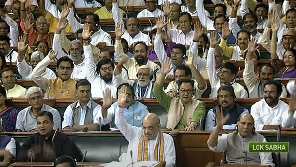 Delhi Bill: ఢిల్లీ బిల్లుకు లోక్ సభ ఆమోదం-విపక్షాల తీవ్ర నిరసనలు, వాకౌట్...