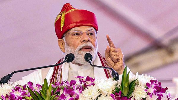 ఉచిత హామీలు ఇచ్చి ప్రజలను ముంచేస్తున్న ఆ ప్రభుత్వం తీరు ఇదే, ప్రధాని మోదీ!