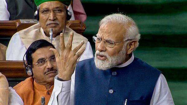 ఇండియాలో అందరూ పెళ్లి కొడుకులే.. మోదీ వివాదాస్పద వ్యాఖ్యలు