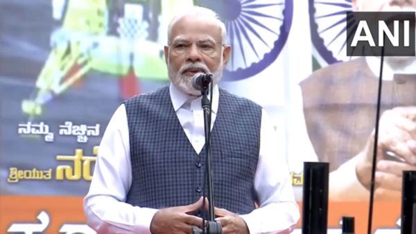 Chandrayaan-3: దేశానికి దూరంగా ఉన్నా.. ఇస్రో శాస్త్రవేత్తలపై ప్రధాని మోడీ ప్రశంసలు