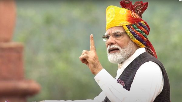 ఎర్రకోట వేదికగా కొత్త సంక్షేమ పథకాన్ని ప్రకటించిన ప్రధాని మోదీ..!!