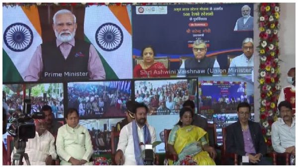 తెలంగాణలో ఈ రైల్వే స్టేషన్లకు మహర్ధశ, 300 కోట్లతో హైదరాబాద్-యాద్రాద్రికి ఎంఎంటీఎస్‌