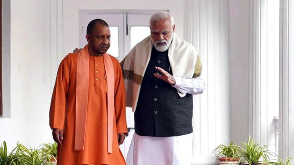 మోడీ సోదరితో యోగి ఆదిత్యనాథ్ సోదరి భేటీ- ఉత్తరాఖండ్ ఆలయంలో ఆప్యాయంగా..