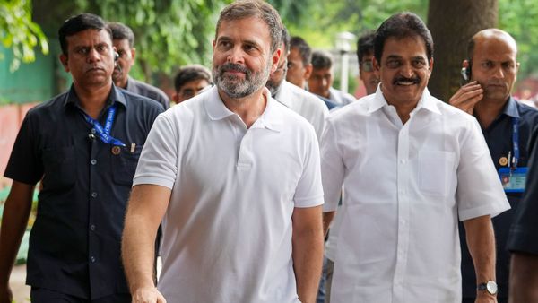 రీఎంట్రీలో రాహుల్ కు అరుదైన గౌరవం- అవిశ్వాసంపై చర్చ మొదలుపెట్టే ఛాన్స్...!