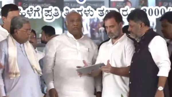 రాహుల్ గాంధీ ఫాలోస్ వైెస్ జగన్..!!