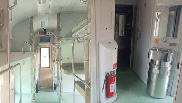 వందే భారత్‌‌తో పోటీ: రాజధాని ఎక్స్‌ప్రెస్ రూపురేఖలు మారిపోయాయ్..!!