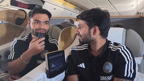 Rinku Singh: భావోద్వేగాని గురైన రింకూ సింగ్.. వైరల్ అవుతోన్న వీడియో..