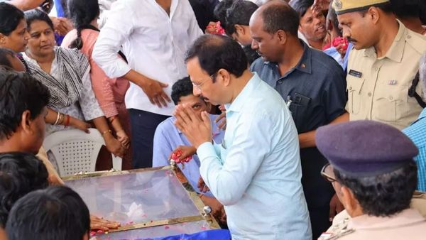 నెల క్రితమే ఓ మాట చెప్పారు.. కానీ, అంతలోనే..: గద్దర్‌తో అనుబంధంపై సజ్జనార్