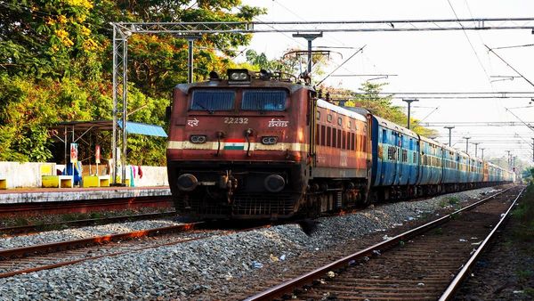 ఏపీలో రైల్వే ప్రాజెక్టులపై కేంద్రం వరాలు..!!