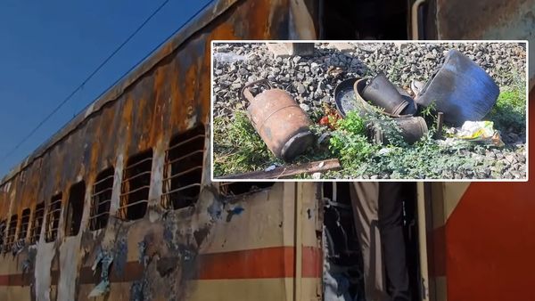 రైలులో వంటగ్యాస్ సిలిండర్లు..బోగీ బుగ్గి: టూర్ ఆపరేటర్‌పై కేసులు